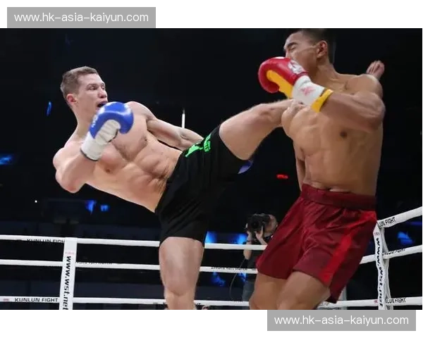 巅峰之上的幻之对决：当“死神”方便遇见“电脑斗士”雅桑克莱，那一刻格斗界屏住了呼吸